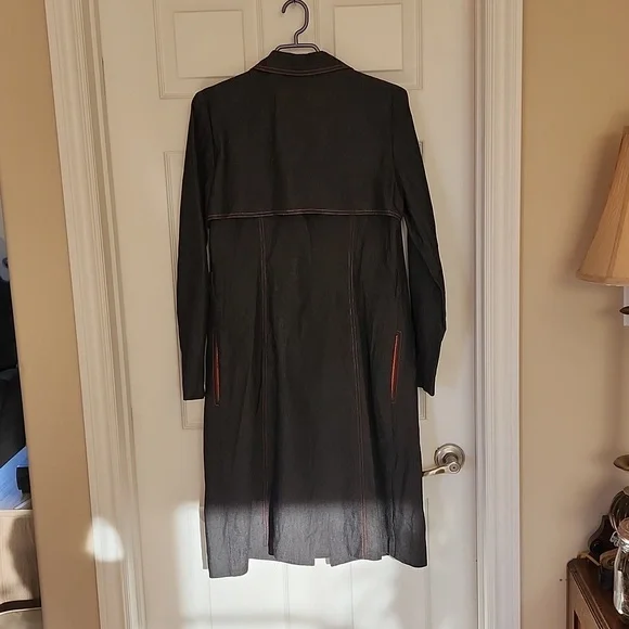 Holt Renfrew Studio Denim Trenchcoat. Size 6. - Picture 3 of 3